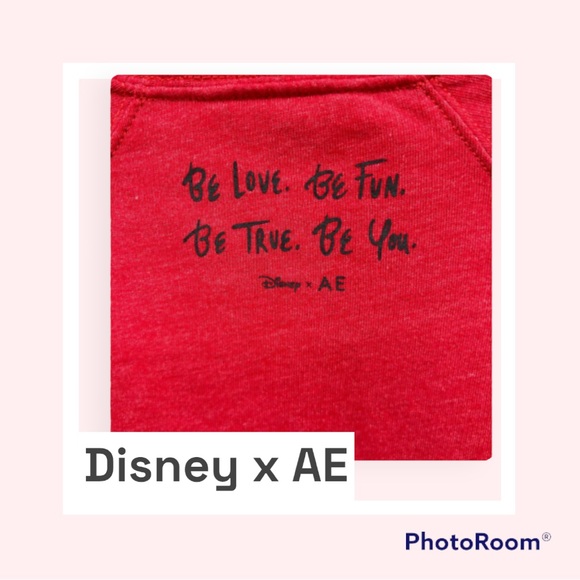 BNWT Disney x American Eagle Donald Duck Christmas Crew Neck Sweater - Picture 2 of 3